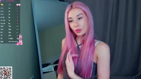 Snapshot of pearlenehidaka chatting on 12-14-25, 05:35 Emma online show from 12-14-25, 05:35