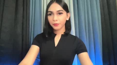 Snapshot of pearlmoore chatting on 11-06-25, 04:19 Pearl online show from 11-06-25, 04:19