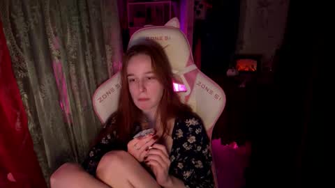 Snapshot of pearlprincess_ chatting on 11-15-25, 11:21 Adelina online show from 11-15-25, 11:21