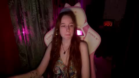 Snapshot of pearlprincess_ chatting on 11-26-25, 02:45 Adelina online show from 11-26-25, 02:45