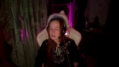 Snapshot of pearlprincess_ chatting on 04-28-26, 02:27 Adelina online show from 04-28-26, 02:27