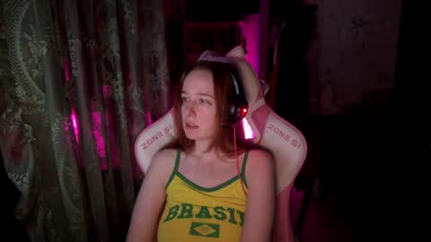 Snapshot of pearlprincess_ chatting on 05-01-26, 01:43 Adelina online show from 05-01-26, 01:43