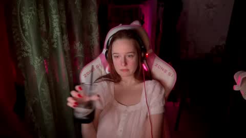 Snapshot of pearlprincess_ chatting on 05-05-26, 03:47 Adelina online show from 05-05-26, 03:47