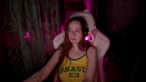 Snapshot of pearlprincess_ chatting on 05-06-26, 01:36 Adelina online show from 05-06-26, 01:36