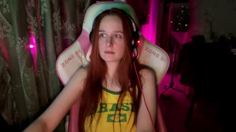 Snapshot of pearlprincess_ chatting on 07-06-26, 02:19 Adelina online show from 07-06-26, 02:19