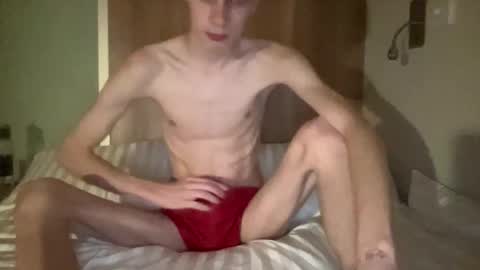 Snapshot of pearlsiren chatting on 09-15-25, 10:54 twink jackson online show from 09-15-25, 10:54