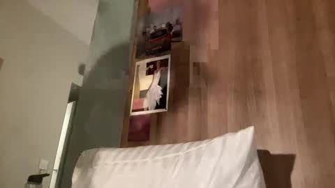 Snapshot of pearlsiren chatting on 09-19-25, 10:54 twink jackson online show from 09-19-25, 10:54