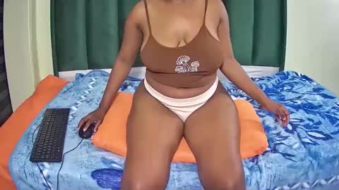 Snapshot of pearlx_ chatting on 12-14-25, 08:13 pearlx_ online show from 12-14-25, 08:13