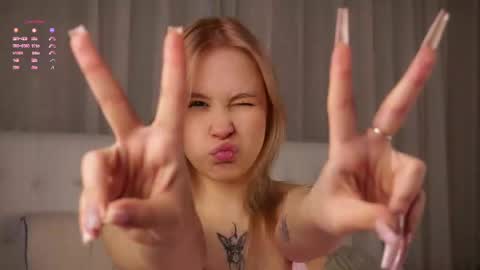 Lily online show from 04-25-26, 03:09