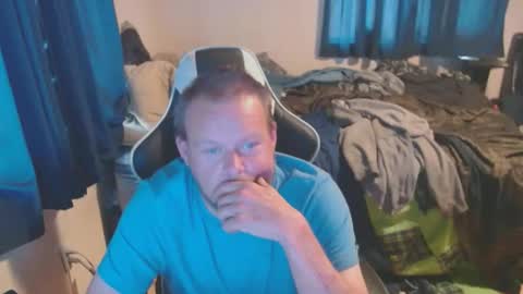 Snapshot of pecker40 chatting on 12-01-24, 06:41 pecker40 online show from 12-01-24, 06:41