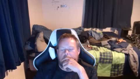 Snapshot of pecker40 chatting on 12-28-24, 02:54 pecker40 online show from 12-28-24, 02:54