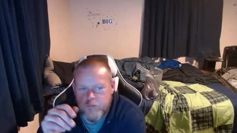 Snapshot of pecker40 chatting on 01-04-25, 03:29 pecker40 online show from 01-04-25, 03:29