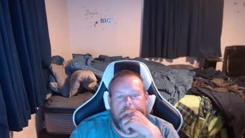 Snapshot of pecker40 chatting on 01-27-25, 01:16 pecker40 online show from 01-27-25, 01:16