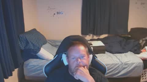 Snapshot of pecker40 chatting on 03-04-25, 01:01 pecker40 online show from 03-04-25, 01:01