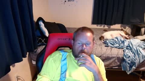 Snapshot of pecker40 chatting on 09-24-25, 02:26 pecker40 online show from 09-24-25, 02:26