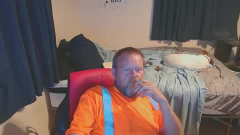 Snapshot of pecker40 chatting on 10-10-25, 02:54 pecker40 online show from 10-10-25, 02:54