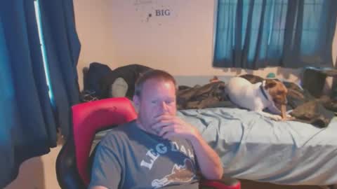 Snapshot of pecker40 chatting on 10-17-25, 07:05 pecker40 online show from 10-17-25, 07:05