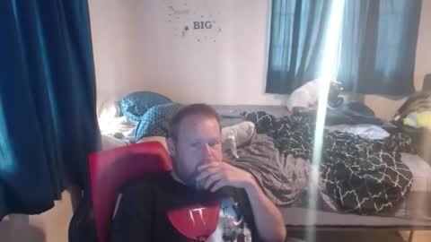 Snapshot of pecker40 chatting on 04-12-26, 07:41 pecker40 online show from 04-12-26, 07:41