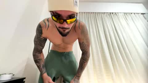 Snapshot of penebunny chatting on 12-17-25, 10:54 penebunny online show from 12-17-25, 10:54