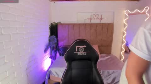 penelope online show from 11-09-25, 03:05