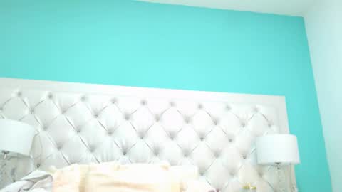 Penelope Laurent online show from 10-31-25, 12:50