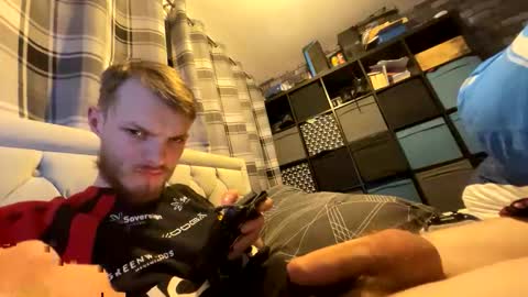 Penguin online show from 10-16-25, 08:32