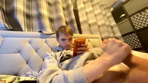 Penguin online show from 12-16-25, 07:52