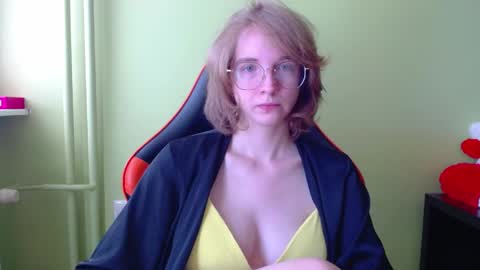 Snapshot of penny_lust chatting on 05-19-26, 09:15 Penny online show from 05-19-26, 09:15