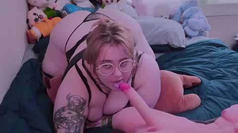 Kim Byeoldae online show from 09-20-25, 04:57