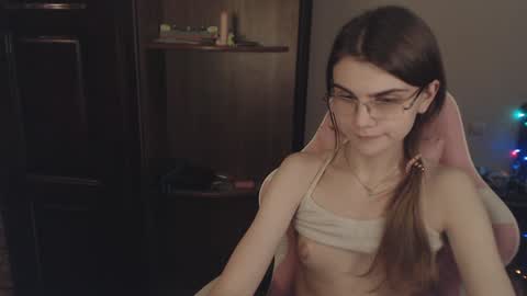 Farida online show from 01-15-25, 04:47