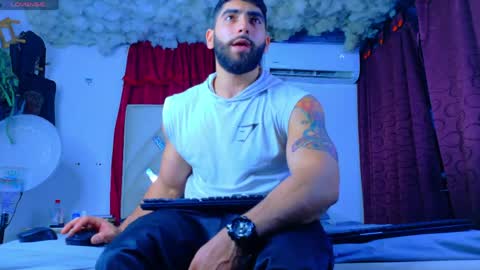 Snapshot of perfec_king00 chatting on 05-27-26, 02:19 Jacob online show from 05-27-26, 02:19