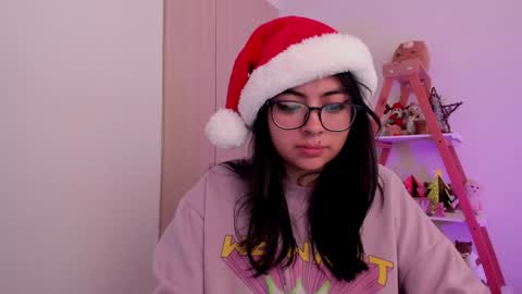 Sarah Ana Banana online show from 12-23-24, 02:07