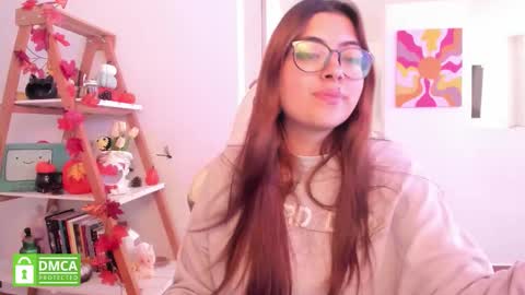 Sarah Ana Banana online show from 10-22-25, 06:18