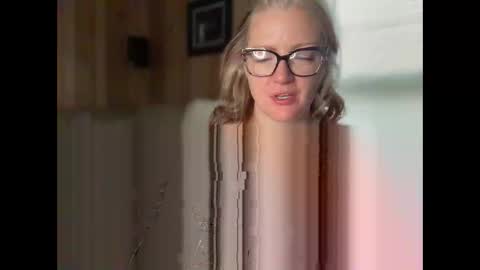 Snapshot of perfectnips742 chatting on 10-11-25, 07:23 Nelly online show from 10-11-25, 07:23