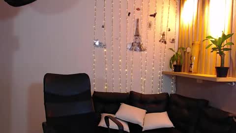 Perla online show from 02-26-25, 05:39