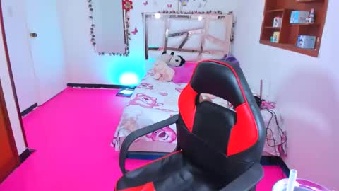 PERLA online show from 04-25-26, 02:36