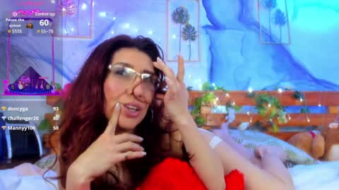 Snapshot of perlafranco chatting on 12-31-24, 10:48 Perla Franco online show from 12-31-24, 10:48