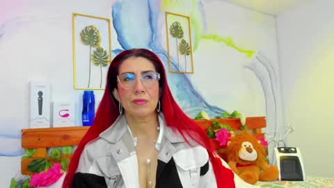 Snapshot of perlafranco chatting on 11-24-25, 07:30 Perla Franco online show from 11-24-25, 07:30