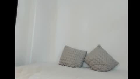 perlajhons20 online show from 04-19-26, 01:43