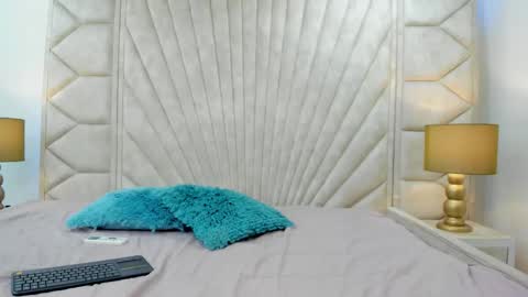 Snapshot of persefone_d chatting on 10-17-25, 01:46 persefone_d online show from 10-17-25, 01:46