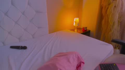 Marie online show from 04-23-26, 12:29