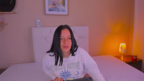 Marie online show from 04-25-26, 12:52