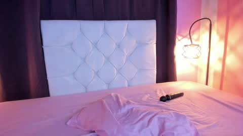 Snapshot of persefone_saira chatting on 05-31-26, 01:40 Marie online show from 05-31-26, 01:40