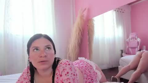 Snapshot of persefone_saira chatting on 06-13-26, 12:14 Marie online show from 06-13-26, 12:14
