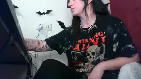 Persephone online show from 02-25-26, 01:32