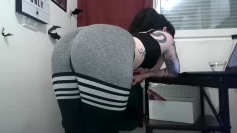 Persephone online show from 04-24-26, 12:07