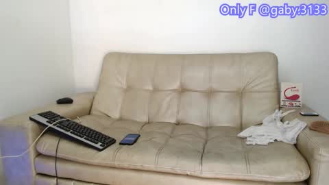 Snapshot of perver_gaby31 chatting on 02-12-25, 09:43 GABY ORO online show from 02-12-25, 09:43
