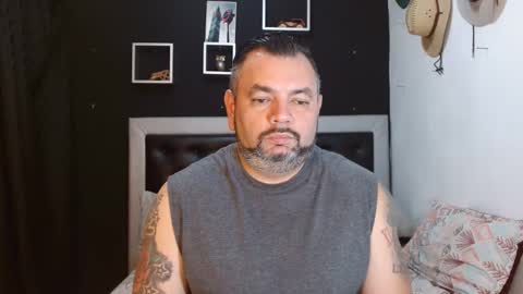 Snapshot of perverseveteranmanxxx chatting on 02-04-25, 02:07 Carlos online show from 02-04-25, 02:07