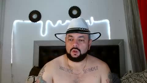 Snapshot of perverseveteranmanxxx chatting on 09-30-25, 03:44 Carlos online show from 09-30-25, 03:44