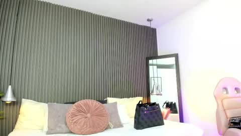 Lizza online show from 10-25-25, 11:29